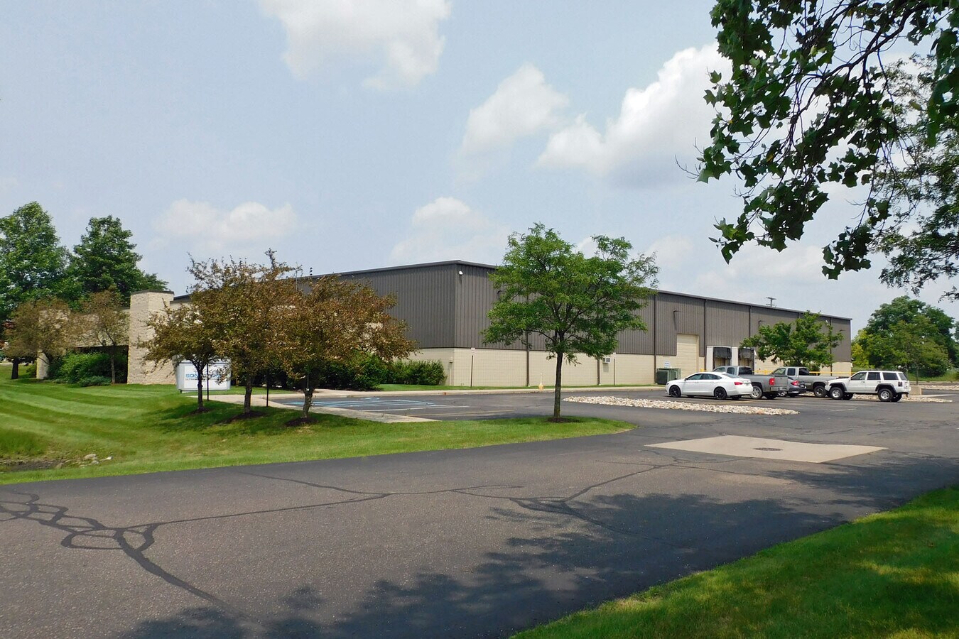 31132 Century Dr, Wixom, MI 48393