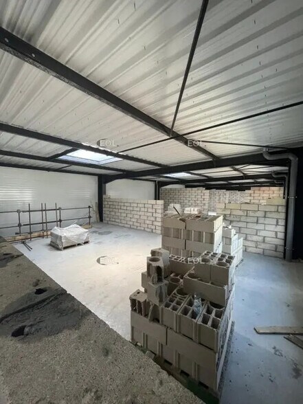 Flex in Épinay-sur-Seine for lease - Building Photo - Image 3 of 5