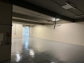 259 Summerlee St, Glasgow for lease Interior Photo- Image 2 of 7