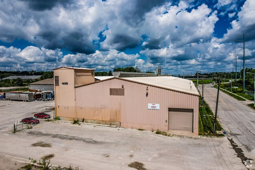2100 Manchester Trwy, Kansas City, MO for sale - Primary Photo - Image 2 of 15