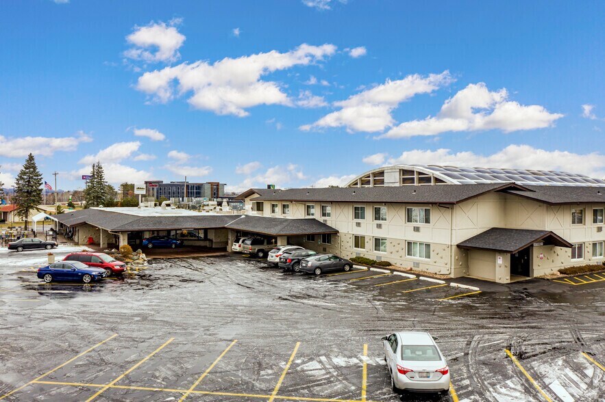 2901 Hummingbird Rd, Wausau, WI for sale - Primary Photo - Image 1 of 1