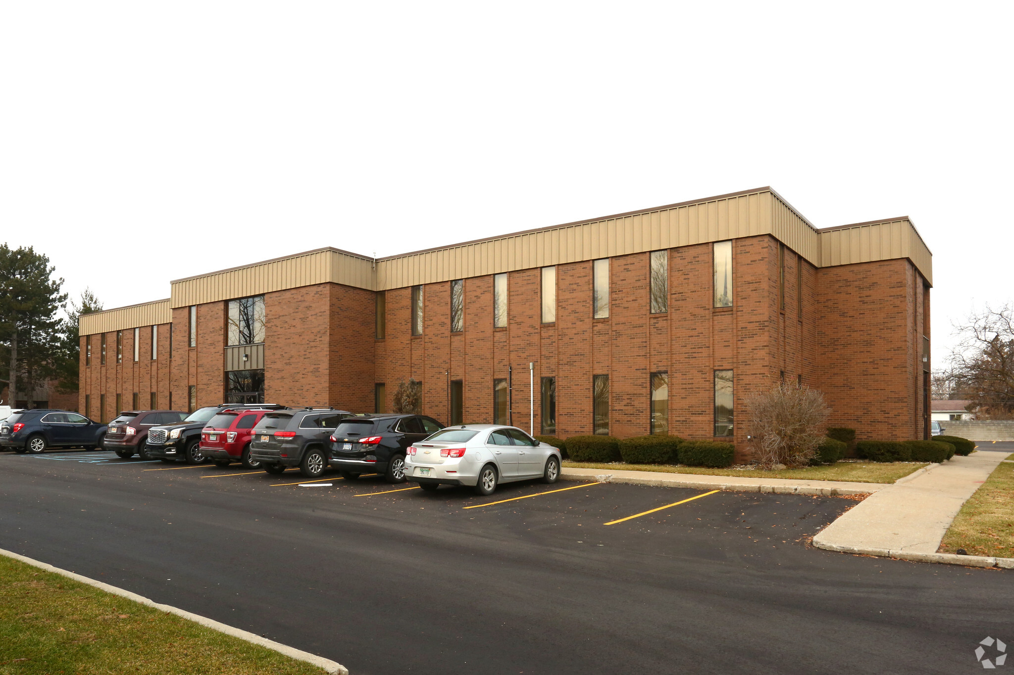 40500 Ann Arbor Rd, Plymouth, MI for lease Primary Photo- Image 1 of 8