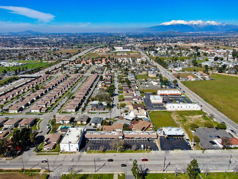 2102 Palm Ave, Highland, CA for sale - Building Photo - Image 3 of 6