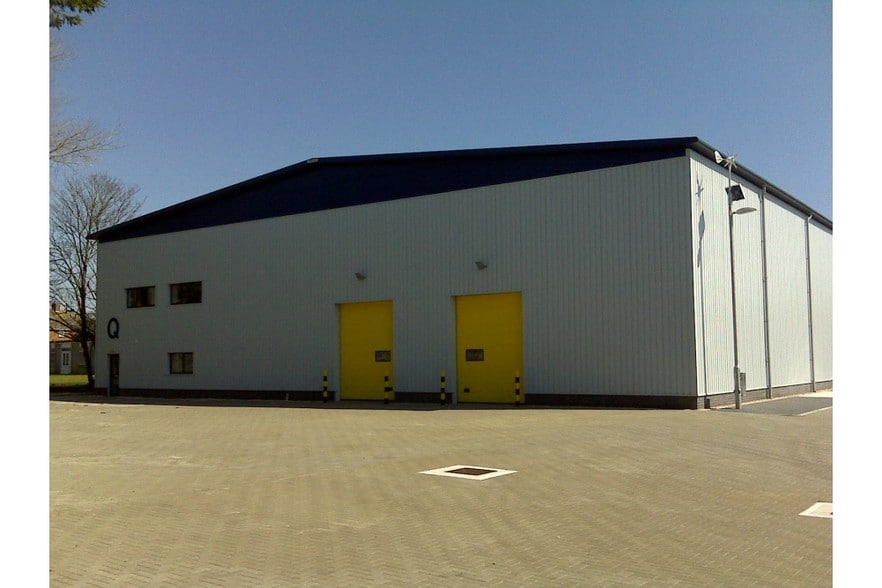 Arndale Rd, Littlehampton for sale - Building Photo - Image 1 of 1