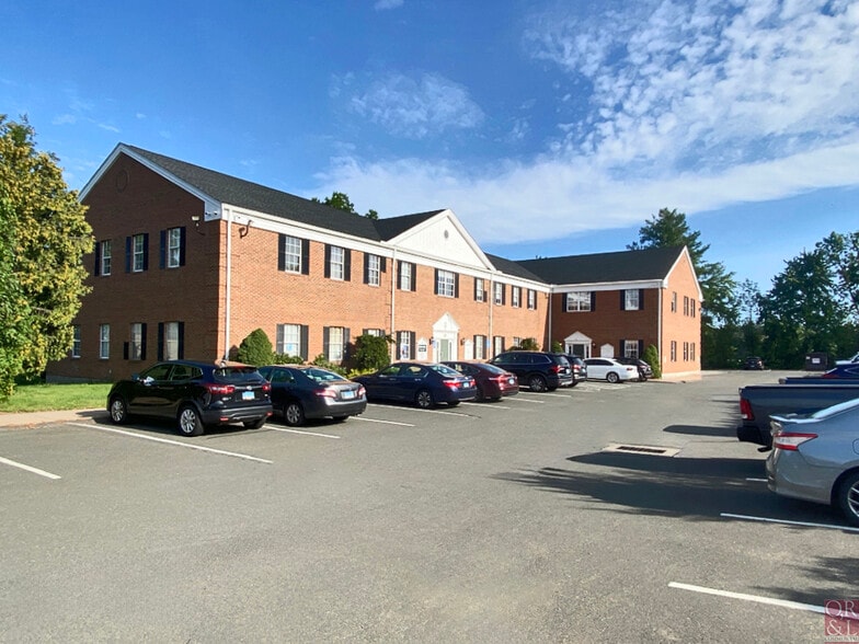 162 Mountain Rd, Suffield, CT 06078 Office/Medical for Lease
