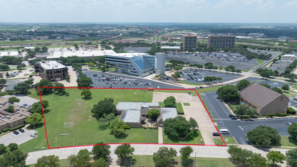 4917 Briarhaven Rd, Fort Worth, TX for sale - Primary Photo - Image 1 of 5