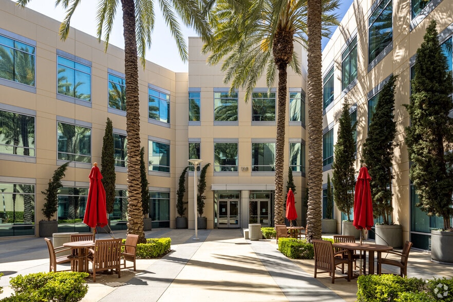 130 Vantis Dr, Aliso Viejo, CA for lease - Building Photo - Image 2 of 10