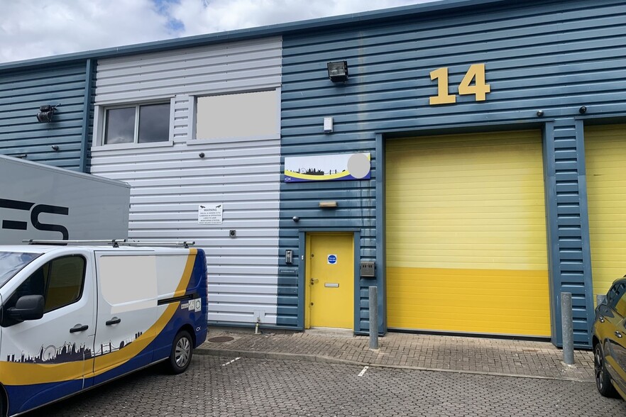 Alder Clos, Erith for lease - Building Photo - Image 2 of 4