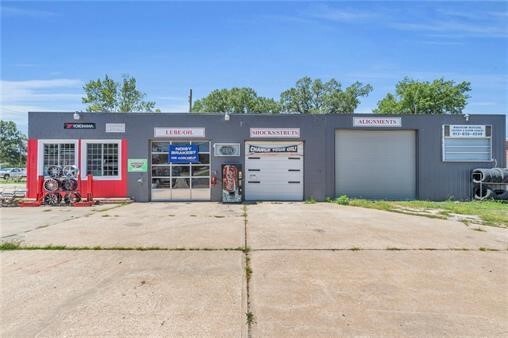 101 N Maple St, Garnett, KS for sale - Building Photo - Image 1 of 13