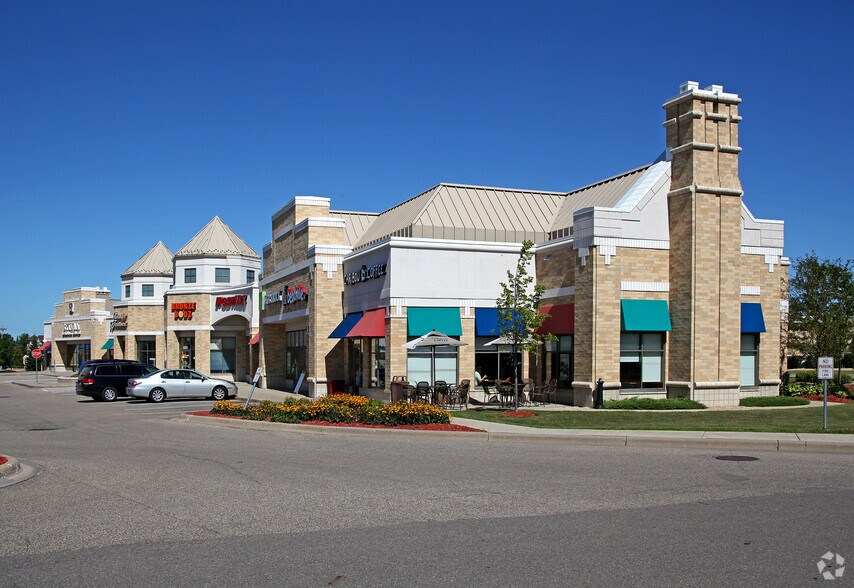 142-172 Pioneer Trl, Chaska, MN for sale - Primary Photo - Image 1 of 6