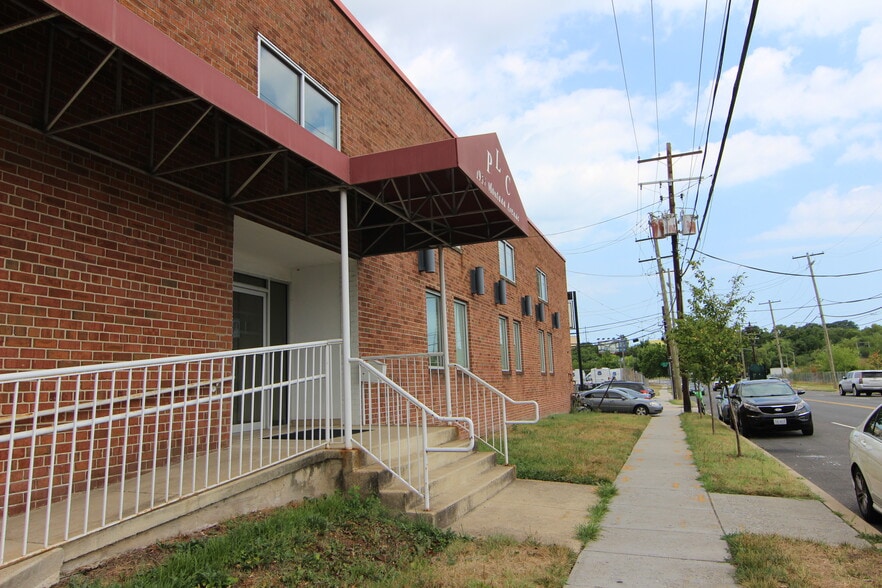 1933 Montana Ave NE, Washington, DC for sale - Building Photo - Image 1 of 27
