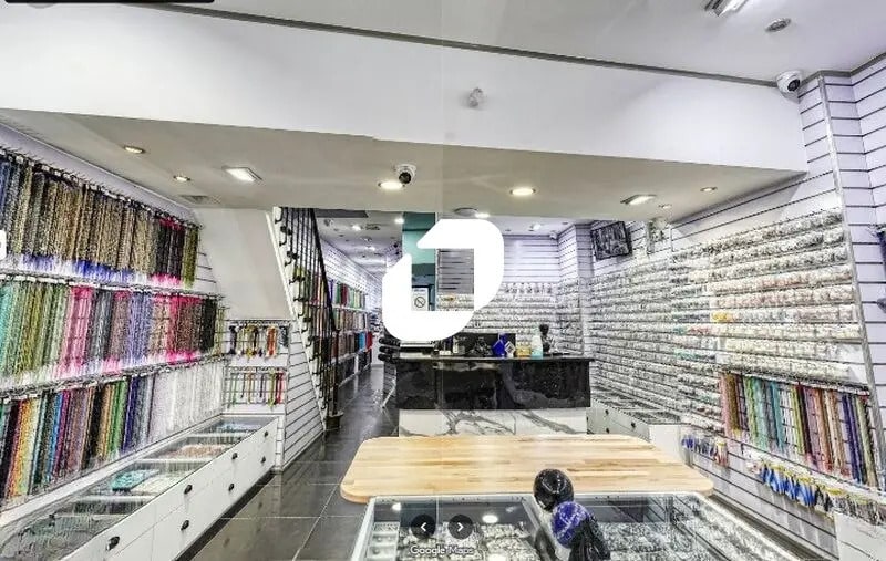 Retail in Paris for lease - Interior Photo - Image 2 of 8