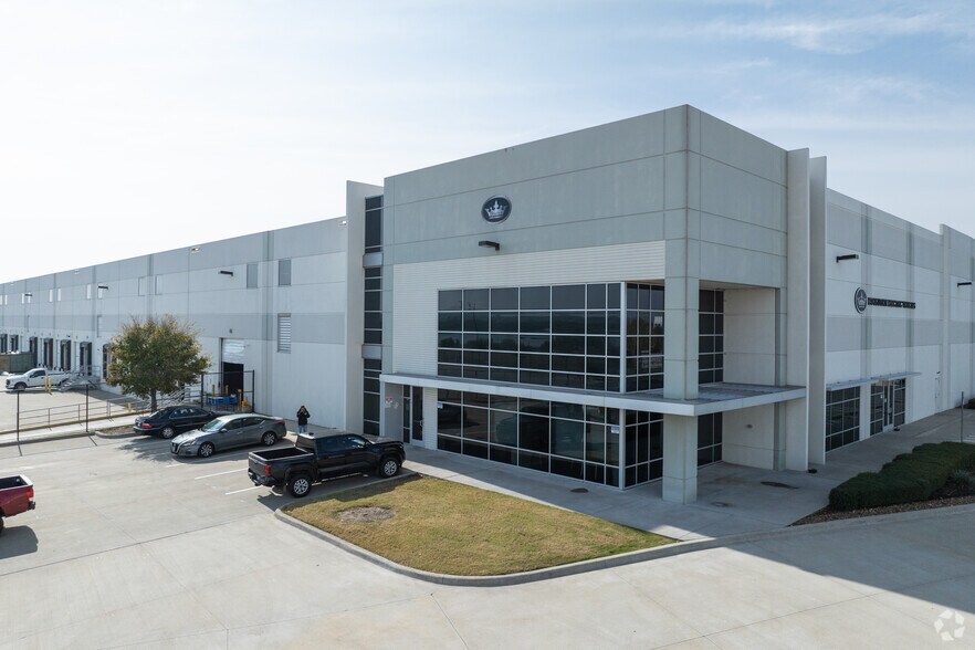 4053 Grand Lakes Blvd, Grand Prairie, TX for sale - Primary Photo - Image 1 of 1