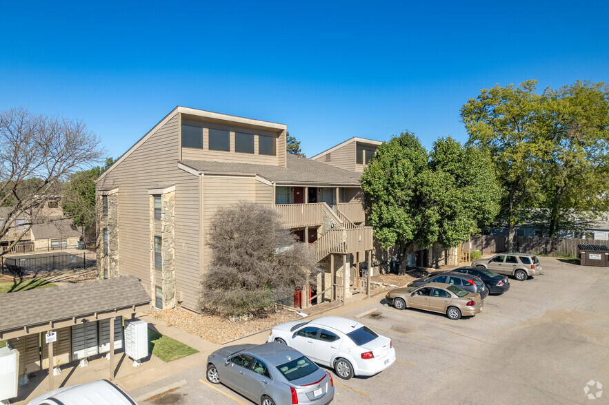 3600 W Kellogg Dr, Wichita, KS for sale - Primary Photo - Image 1 of 32