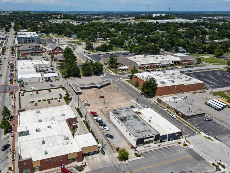 118 E Commercial St, Broken Arrow, OK for lease - Aerial - Image 3 of 3