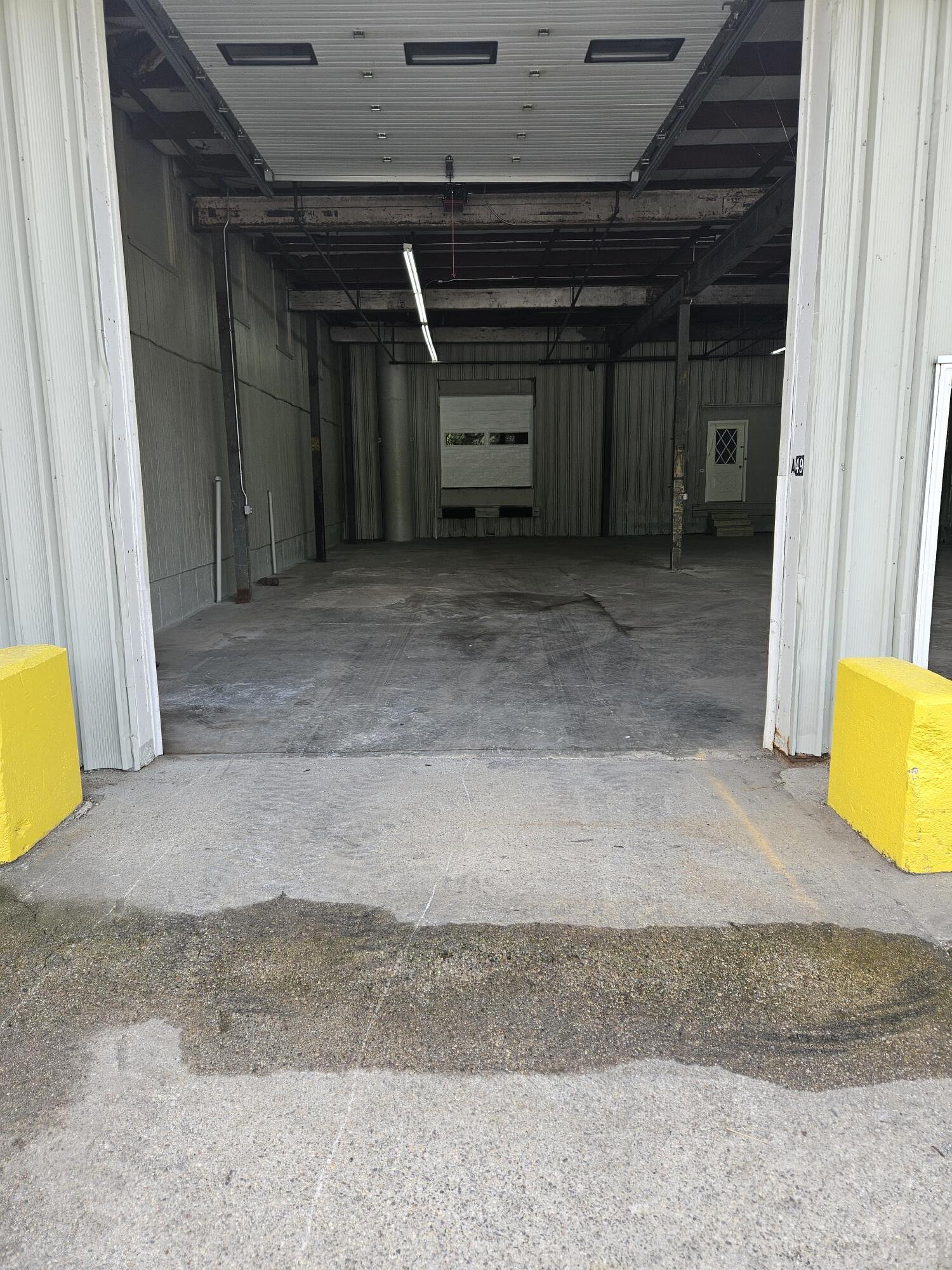 33 Elm St, Merrimack, NH for lease Interior Photo- Image 1 of 3