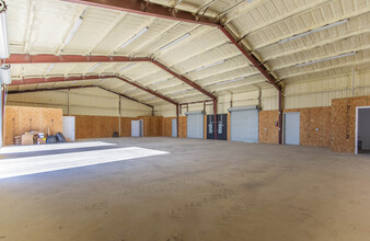 803 S 2nd Ave, Mansfield, TX for lease Interior Photo- Image 2 of 4