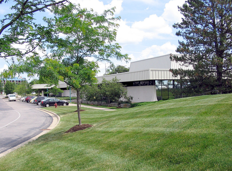 3600 Green Ct, Ann Arbor, MI for lease - Building Photo - Image 2 of 12