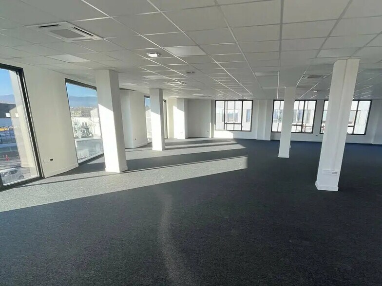 Office in Clermont-Ferrand for lease - Interior Photo - Image 2 of 8