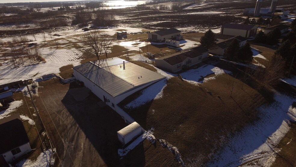 19516 Roberds Lake Blvd, Faribault, MN for sale - Aerial - Image 1 of 1
