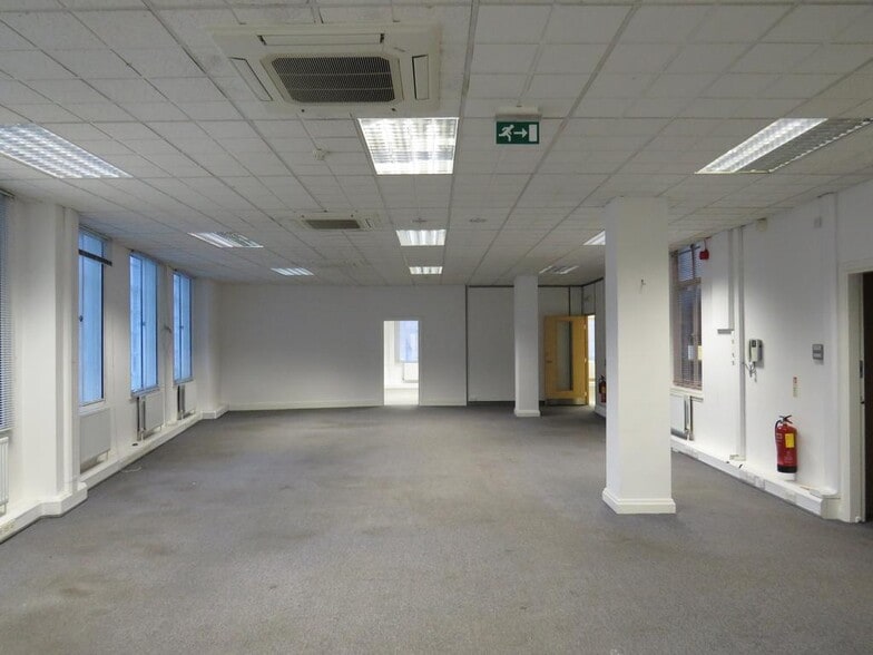 41-45 George St, Croydon for lease - Interior Photo - Image 2 of 58