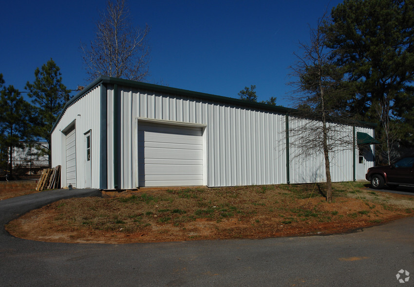 4590 S Berkley Lake Rd, Norcross, GA for lease - Primary Photo - Image 1 of 3