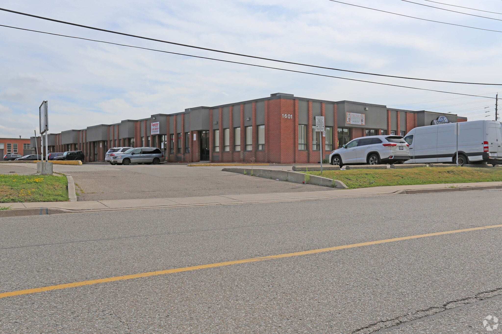 1601 Matheson Blvd, Mississauga, ON for lease Primary Photo- Image 1 of 5