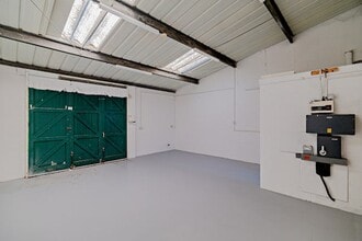 Spindus Rd, Liverpool for lease Interior Photo- Image 2 of 6
