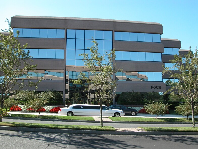 4 Corporate Dr, Shelton, CT for lease - Building Photo - Image 1 of 11