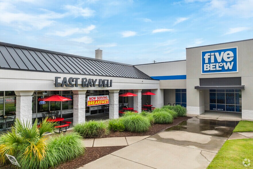 300 Knox Abbott Dr, Cayce, SC for sale - Primary Photo - Image 1 of 1