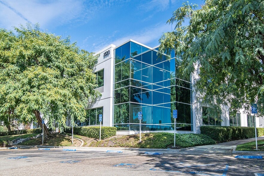 1520 Bridgegate Dr, Diamond Bar, CA for lease - Building Photo - Image 2 of 22