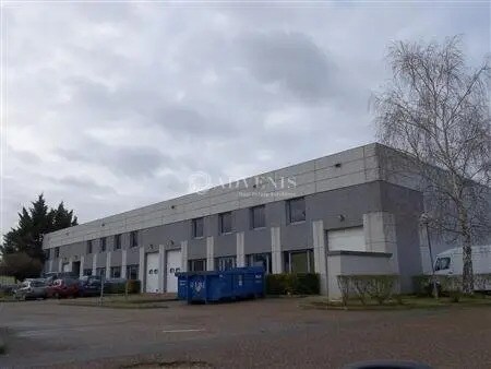 Flex in Épône for lease - Building Photo - Image 2 of 3