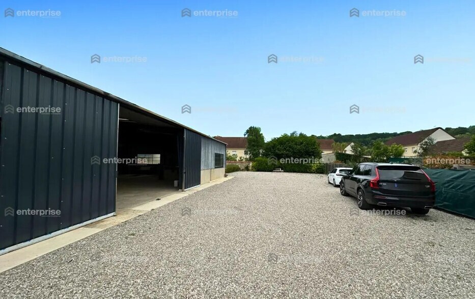Flex in Liancourt for lease - Building Photo - Image 2 of 5