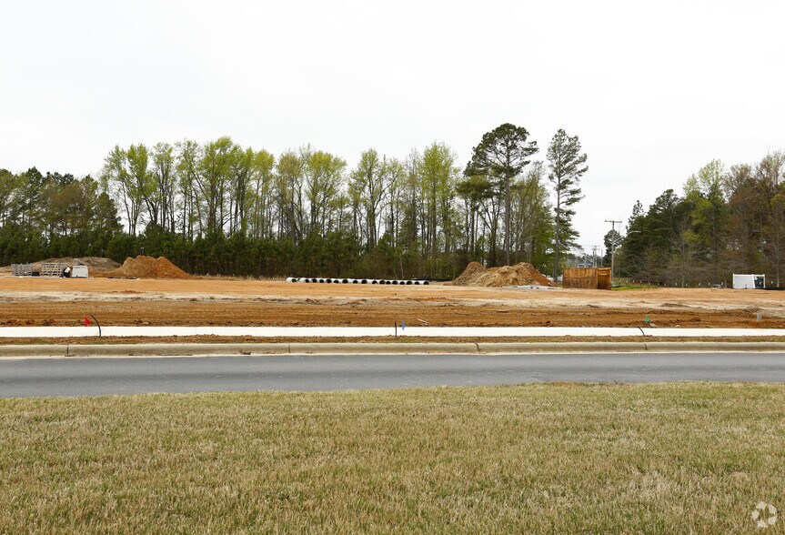 2731 Thorngrove Ct, Fayetteville, NC for sale - Building Photo - Image 1 of 1