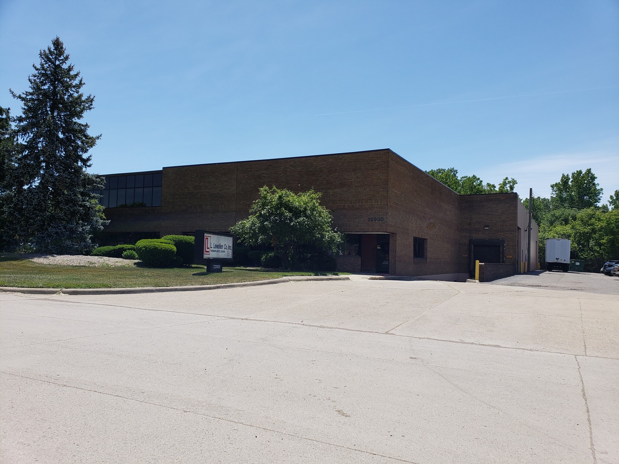 22900-23000 Interstate Rd, Clinton Township, MI for sale Building Photo- Image 1 of 1