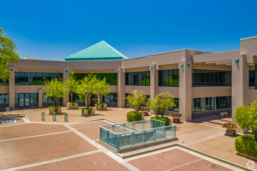 8877 N Gainey Center Dr, Scottsdale, AZ for sale - Primary Photo - Image 1 of 1