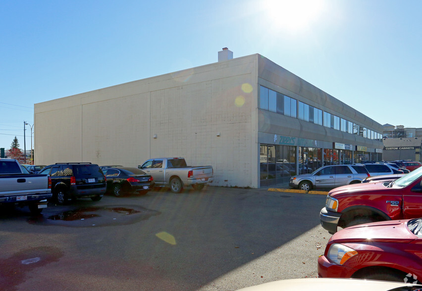 10019-10031 167 St NW, Edmonton, AB for lease - Building Photo - Image 2 of 3