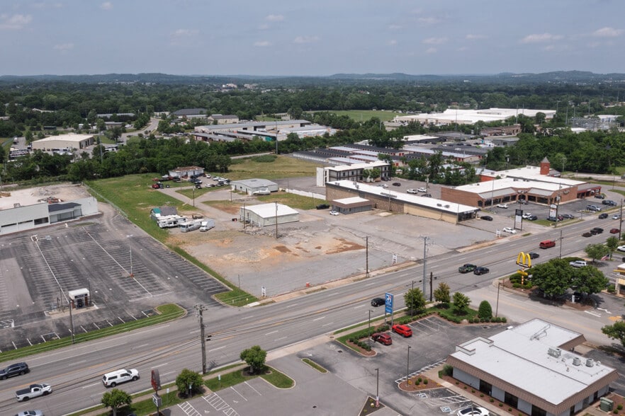 408 W Main St, Hendersonville, TN for lease - Building Photo - Image 2 of 3