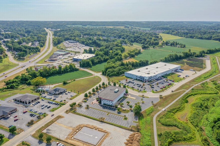 265 Admiral Trost Rd, Columbia, IL for sale - Building Photo - Image 2 of 9