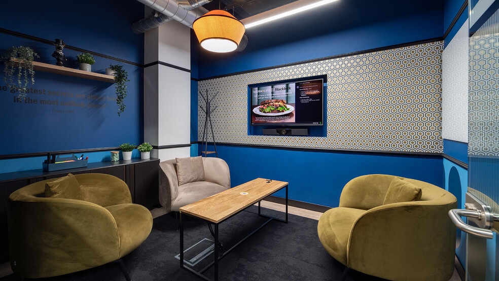 Noel St, London for lease - Interior Photo - Image 2 of 8