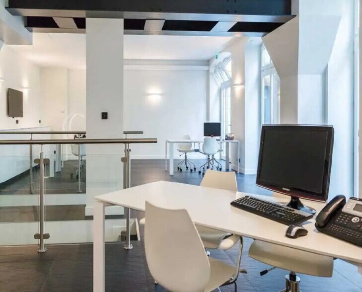 13 Rue Du Docteur Lancereaux, Paris for lease - Building Photo - Image 3 of 5