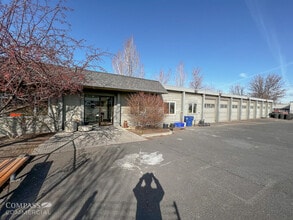 100 NE Hawthorne Ave, Bend, OR for lease Interior Photo- Image 2 of 13