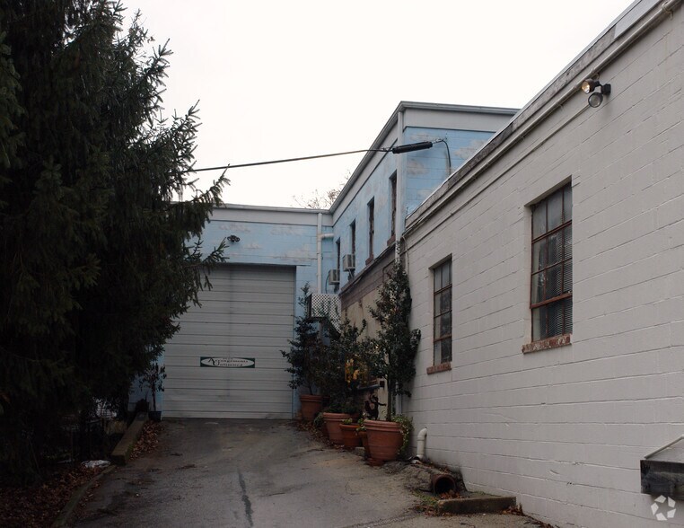 1020 Matsonford Rd, West Conshohocken, PA for lease - Building Photo - Image 3 of 3