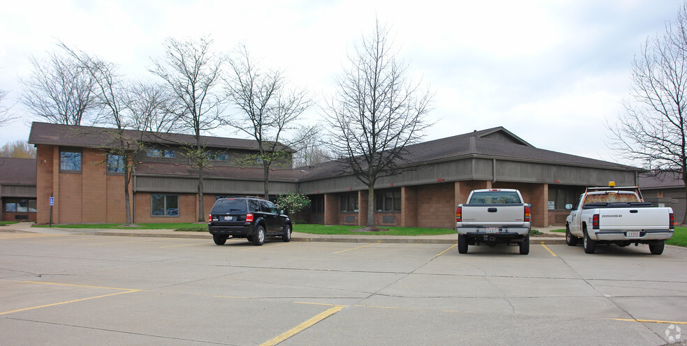 1245 S Cleveland Massillon Rd, Akron, OH for lease - Primary Photo - Image 1 of 9