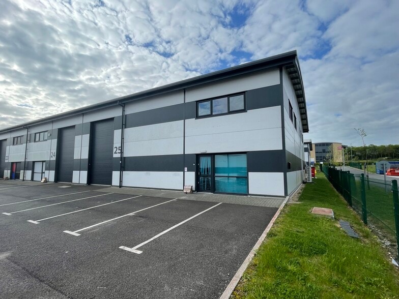 Sun Rise Way, Amesbury for lease - Building Photo - Image 3 of 4