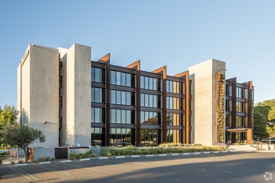 2082 Michelson Dr, Irvine, CA for lease - Primary Photo - Image 1 of 4