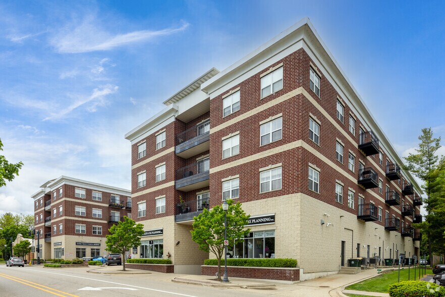 10 N Lake St, Grayslake, IL for sale - Primary Photo - Image 1 of 1