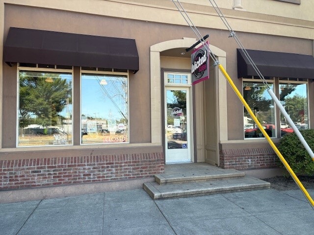 7400 Redwood Blvd, Novato, CA for lease Interior Photo- Image 1 of 12