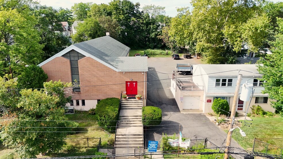 135 Remington Pl, New Rochelle, NY for lease - Primary Photo - Image 1 of 9