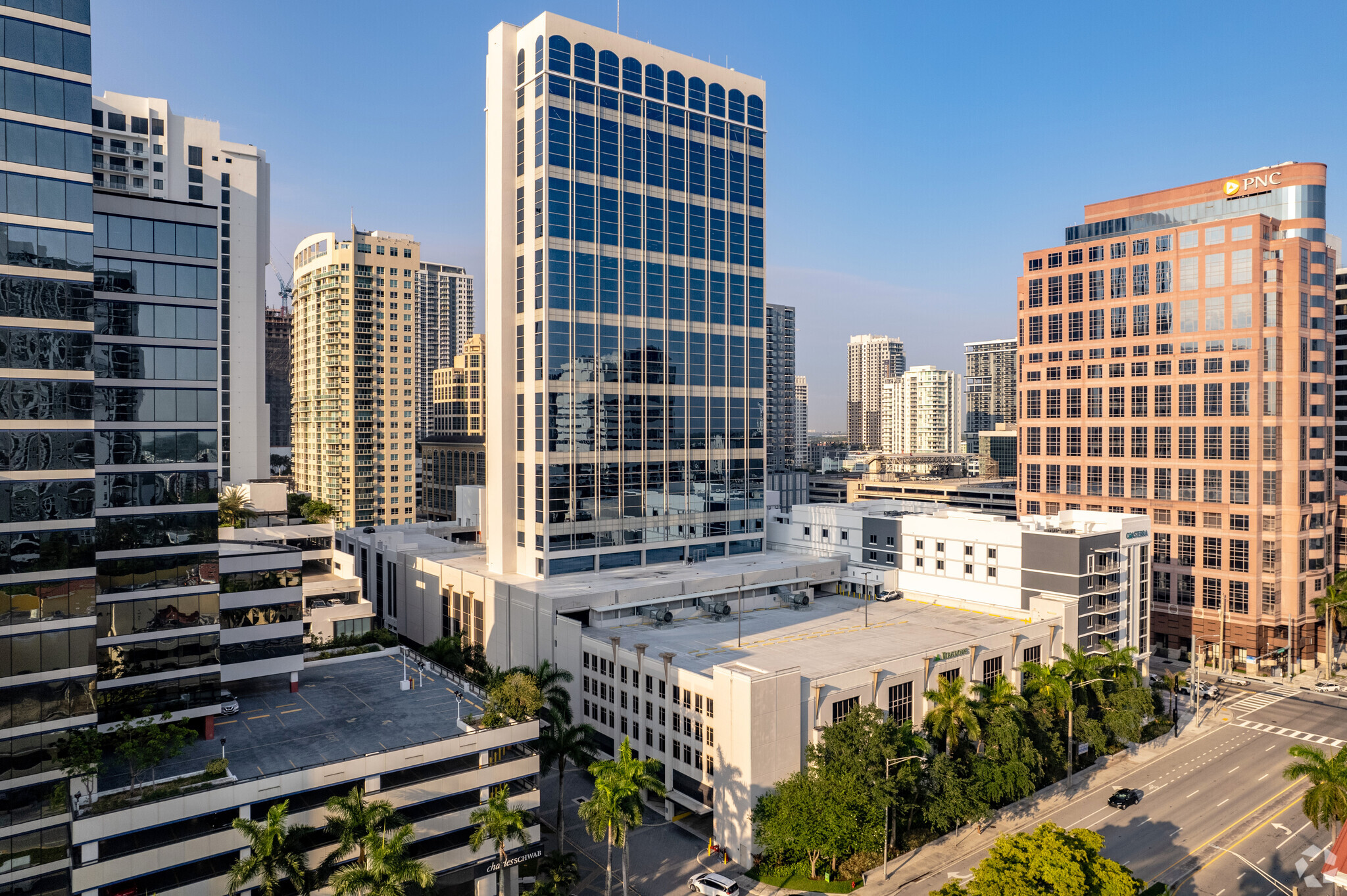 100 SE 3rd Ave, Fort Lauderdale, FL for lease Building Photo- Image 1 of 20